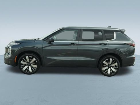 Used 2025 Mitsubishi Outlander SE FWD image 4