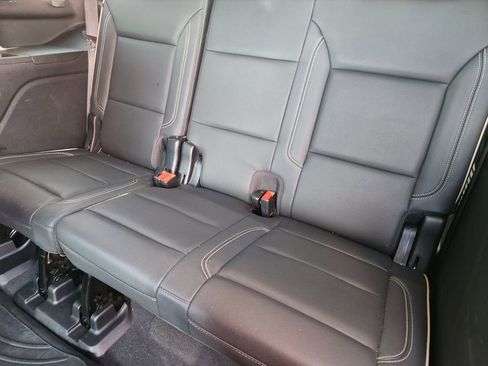 Used 2022 GMC Yukon SLT w/ SLT Premium Package image 30