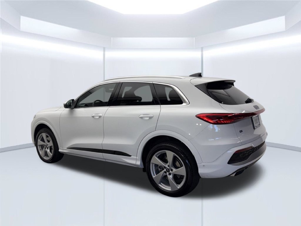 Used 2025 Audi Q5 Premium Plus AWD/4WD image 3