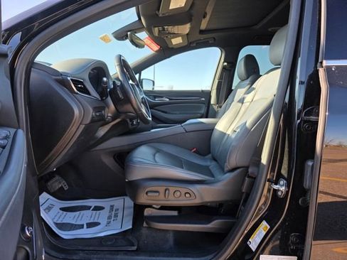 Used 2023 Buick Enclave Premium image 7