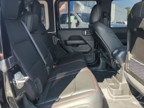 Used 2025 Jeep Wrangler Unlimited Rubicon image 27