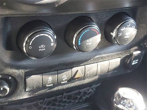 Used 2014 Jeep Wrangler Unlimited Sport w/ Power Convenience Group image 28