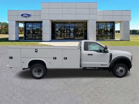 New 2025 Ford F550 4x4 Regular Cab Super Duty image 3