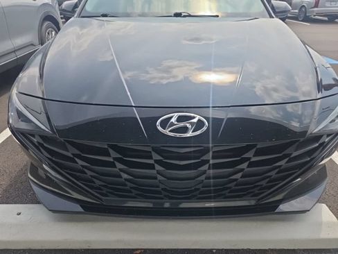 Used 2022 Hyundai Elantra SEL w/ Preferred Accessory Package FWD image 11