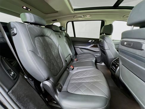 Used 2024 BMW X7 xDrive40i image 30