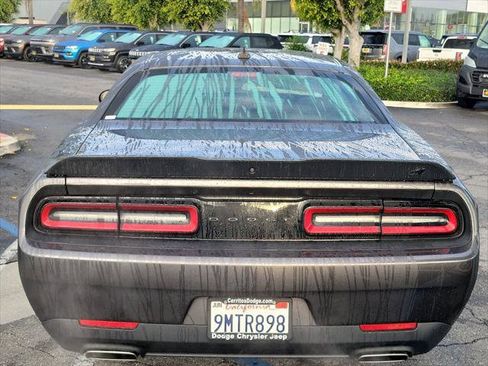 Certified 2023 Dodge Challenger SXT w/ Blacktop Package image 17