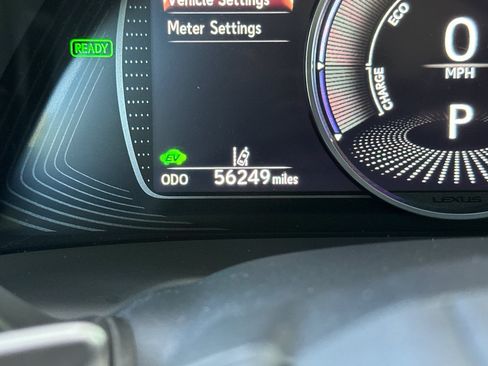 Used 2019 Lexus ES 300h w/ Accessory Package 2 FWD image 25