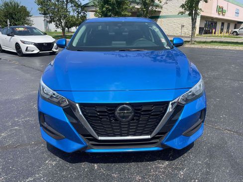 Used 2021 Nissan Sentra SV FWD image 2
