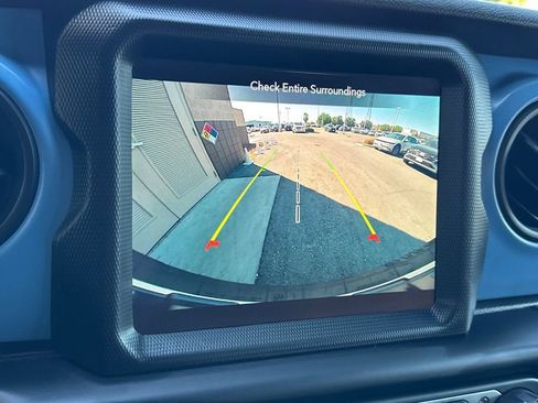 Used 2021 Jeep Wrangler Unlimited Sport image 17