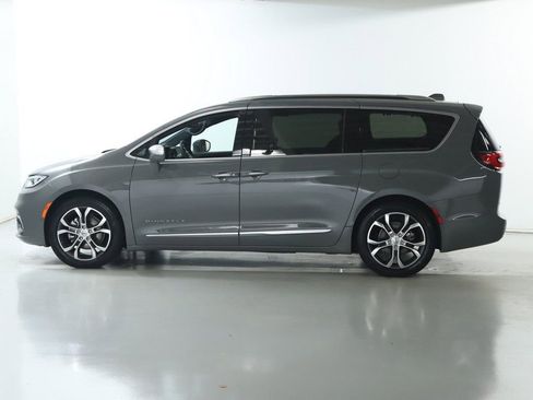 Used 2022 Chrysler Pacifica Pinnacle image 50