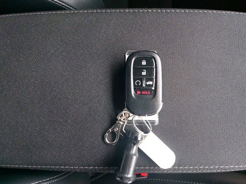 Certified 2025 Honda Civic Sport image 37