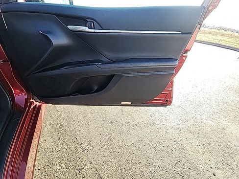 Used 2019 Toyota Camry XLE image 30