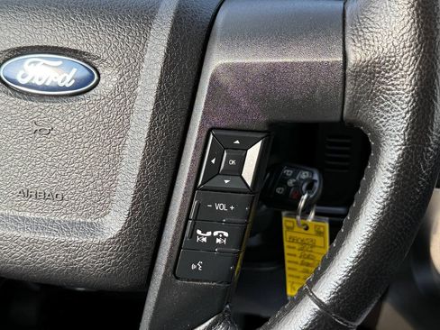 Used 2015 Ford Expedition XLT w/ Equipment Group 202A RWD image 39