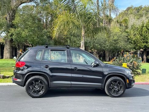 Used 2017 Volkswagen Tiguan Limited w/ Premium Package image 5