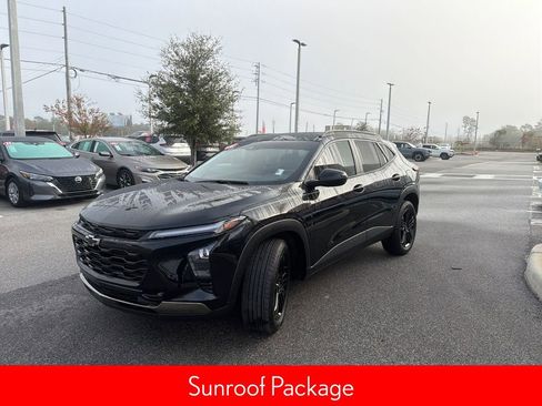 Used 2024 Chevrolet Trax ACTIV w/ Sunroof Package image 4