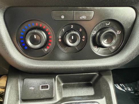 Used 2022 RAM ProMaster City Tradesman image 33