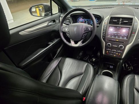 Used 2019 Lincoln MKC Premiere image 32