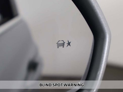 Used 2018 Cadillac XT5 Luxury w/ Driver Awareness Package image 7