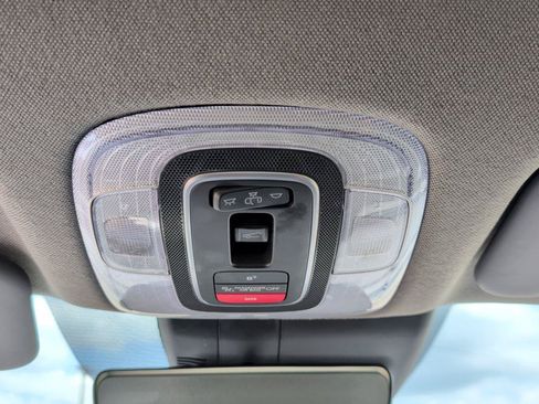 Used 2025 Hyundai Elantra SEL FWD image 32