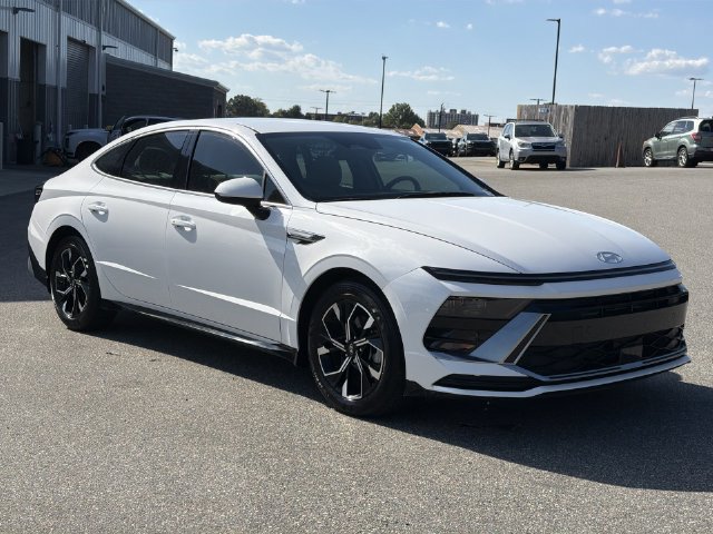 Certified 2025 Hyundai Sonata SEL AWD/4WD image 15