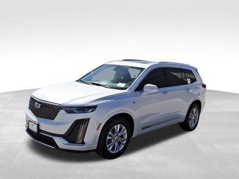 New 2025 Cadillac XT6 Luxury w/ LPO, Floor Liner Package image 2