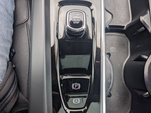 Used 2024 Volvo XC60 B5 Core w/ Protection Package Premier AWD/4WD image 30