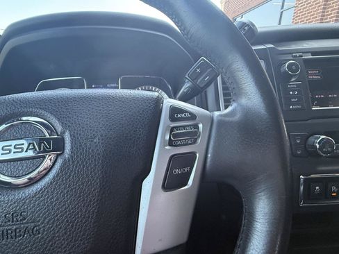 Used 2019 Nissan Titan SV w/ SV Convenience Package AWD/4WD image 14
