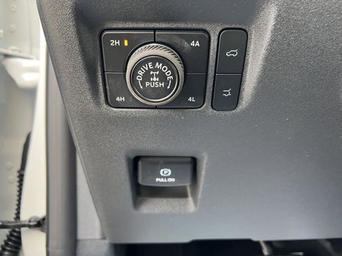 New 2026 Ford Expedition Tremor image 24