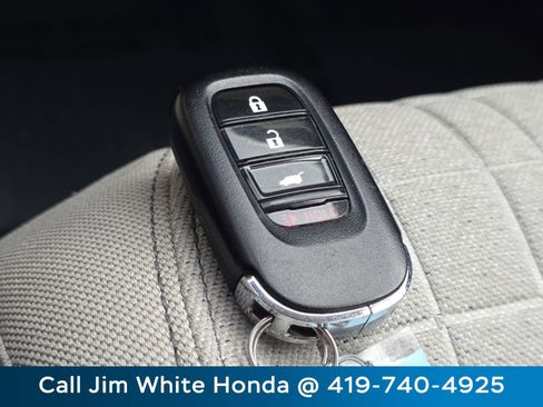 Certified 2023 Honda HR-V LX image 30