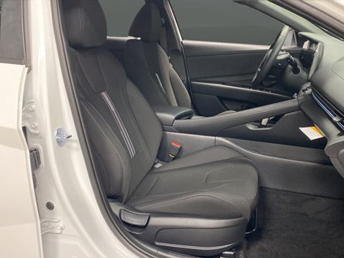 New 2026 Hyundai Elantra SEL FWD image 24