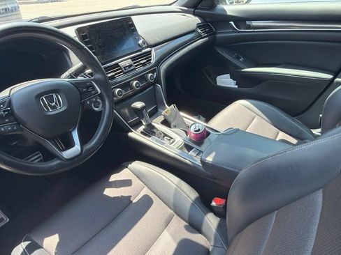 Used 2018 Honda Accord Sport image 5