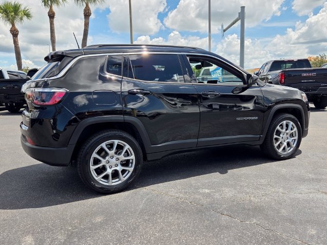 Certified 2023 Jeep Compass Latitude AWD/4WD image 7