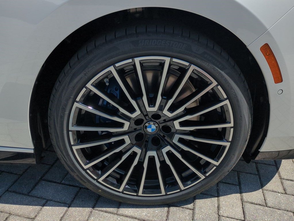 New 2027 BMW 740i w/ M Sport Package RWD image 11