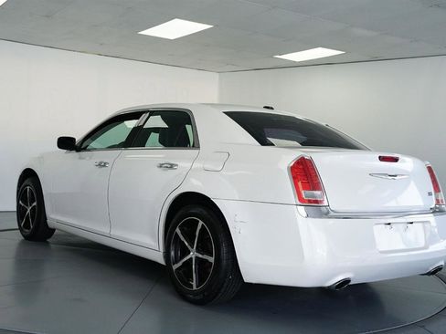 Used 2011 Chrysler 300 Limited image 7