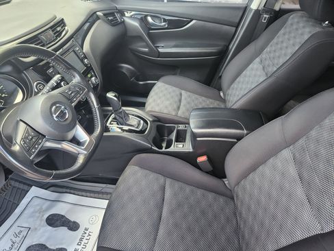 Used 2019 Nissan Rogue Sport SV w/ All-Weather Package image 7