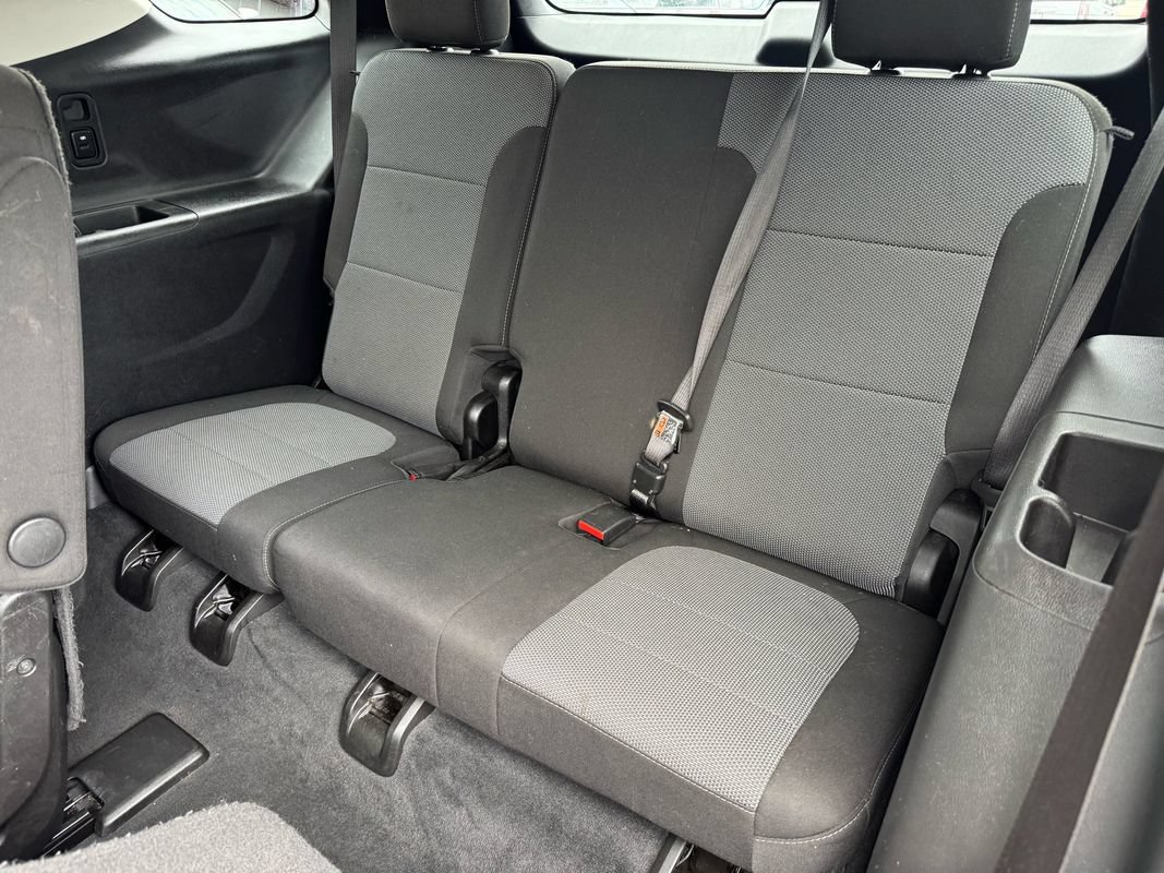 Used 2021 Chevrolet Traverse LT FWD image 17