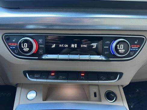 Used 2025 Audi Q5 2.0T Premium Plus image 16