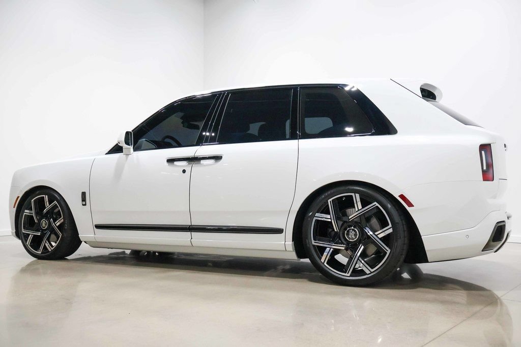 Used 2025 Rolls-Royce Cullinan Black Badge AWD/4WD image 27