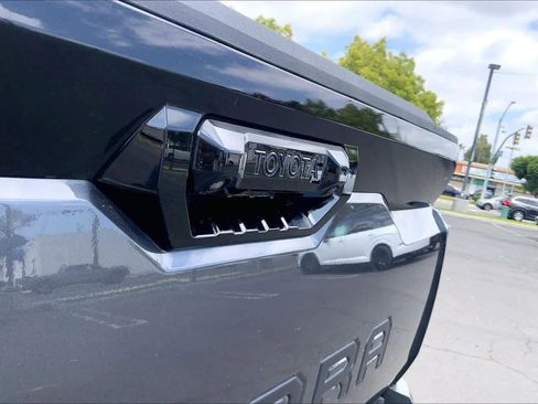 Used 2026 Toyota Tundra Platinum w/ TRD Off-Road Package AWD/4WD image 29