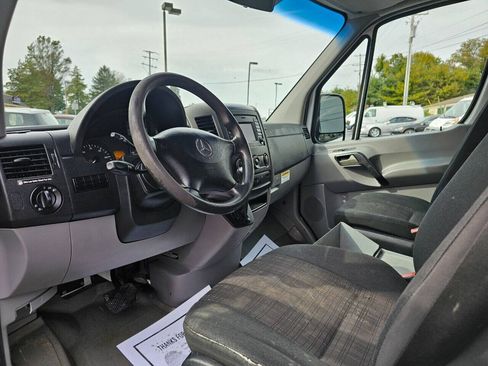 Used 2014 Mercedes-Benz Sprinter 2500 image 14