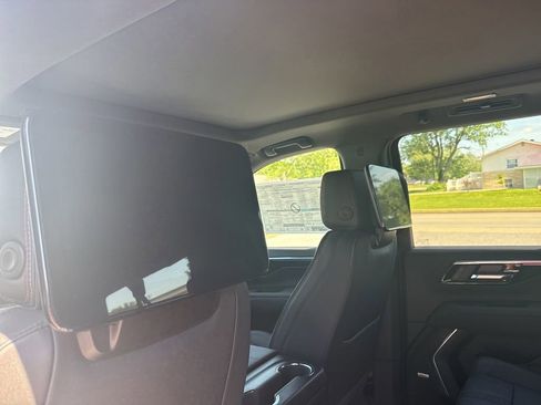 New 2026 Chevrolet Suburban RST AWD/4WD image 23
