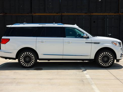 Used 2020 Lincoln Navigator L Black Label w/ Cargo Convenience Package AWD/4WD image 17
