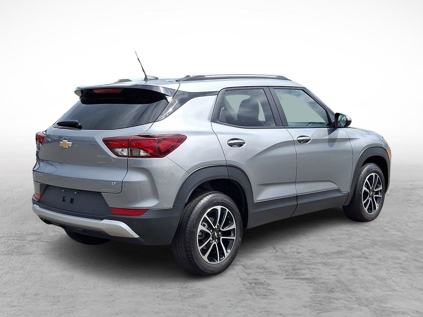 Used 2024 Chevrolet TrailBlazer LT w/ LT Cold Weather Package AWD/4WD image 6