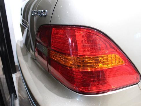 Used 2002 Lexus LS 430 RWD image 11