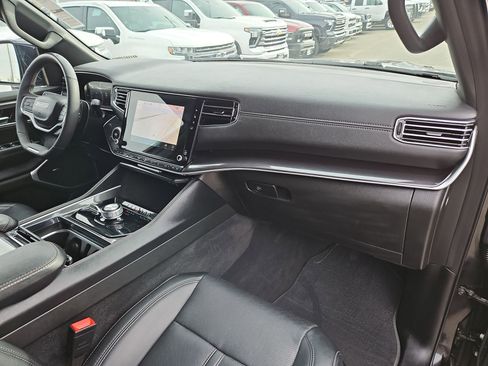 Used 2024 Jeep Wagoneer 4WD image 32