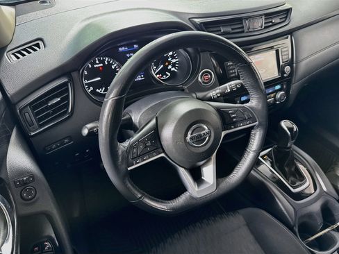 Used 2018 Nissan Rogue SV AWD/4WD image 23