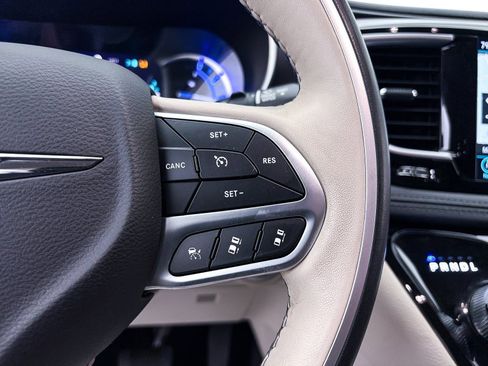 Used 2020 Chrysler Pacifica Limited w/ Advanced Safetytec Group image 34