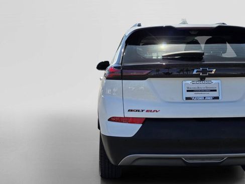 Used 2023 Chevrolet Bolt EUV Premier w/ Sun & Sound Package FWD image 11