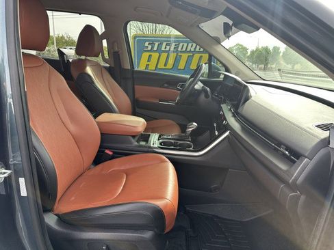 Used 2024 Kia Carnival SX image 24