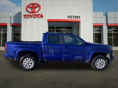 Used 2024 Toyota Tacoma SR5 image 2